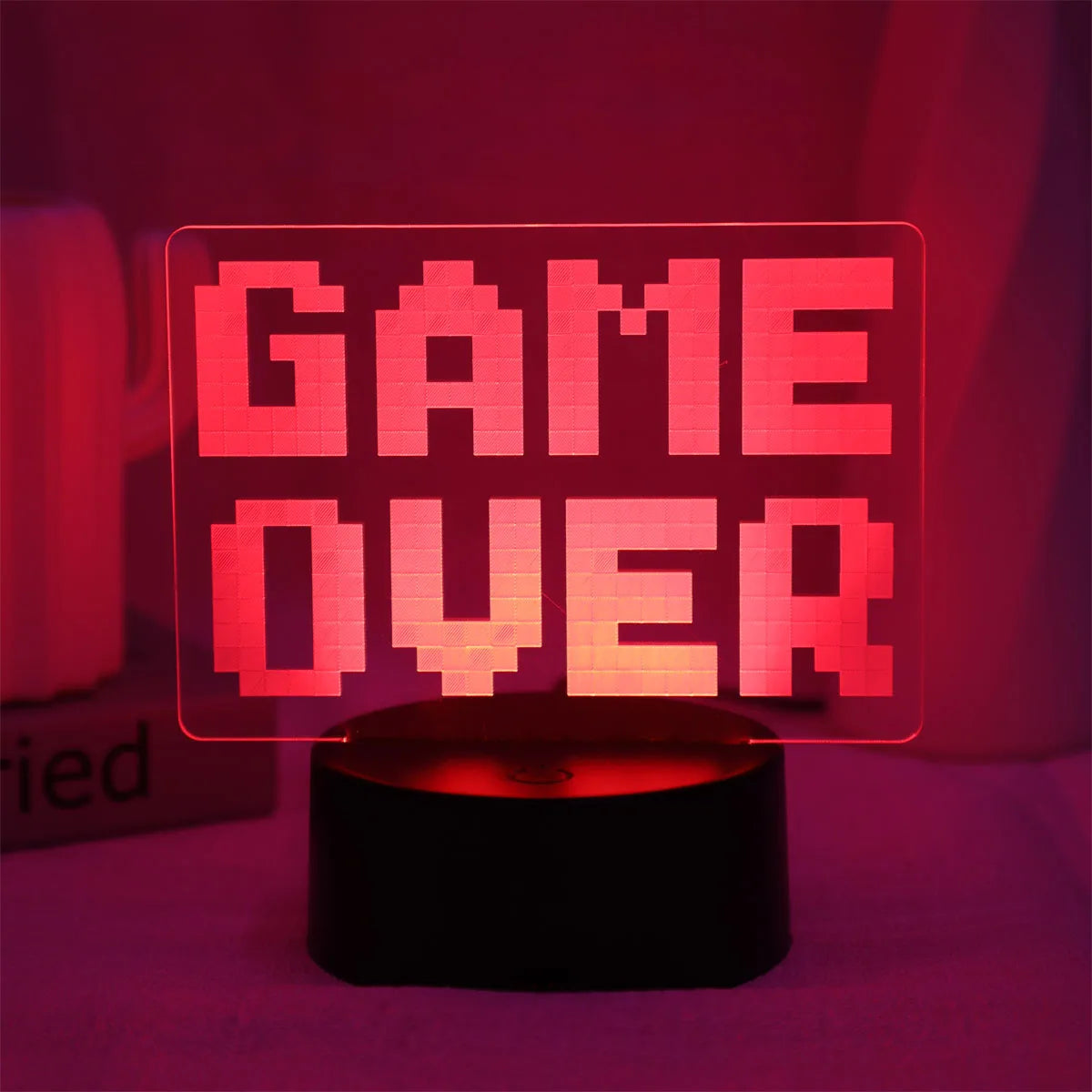  Luz Decorativa Gamer 3D “Game Over” – 7 Colores, USB Táctil